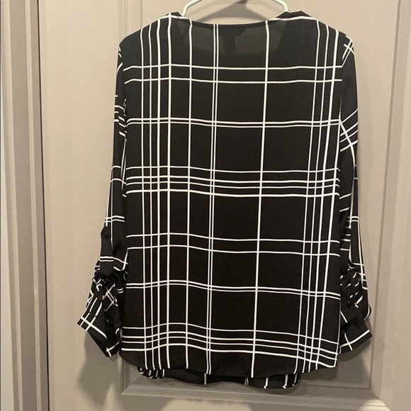 White House Black Market 3/4 Sleeve Blouse Black White Size 10 (Medium) - Picture 7 of 7